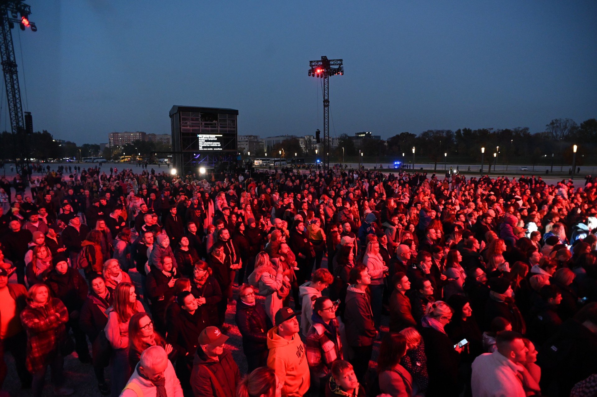 Charytatywny koncert w Warszawie Tuzy polskiej sceny muzycznej zagrały