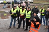 Z protestującymi w Nowym Ciechocinku rolnikami spotkali się wicewojewoda Piotr Hemmerling i samorządowcy. Zobacz zdjęcia i wideo