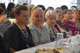 Dzień Kobiet 2024 organizowany przez powiat aleksandrowski. Ponad 140 pań na spotkaniu. Zdjęcia