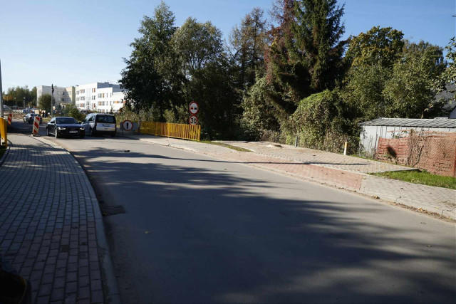 MIeszkańcy Bagnówki narzekają, że na ulicy Kluka - mimo przebudowy - z punktu widzenia kierowców niewiele się zmieniło