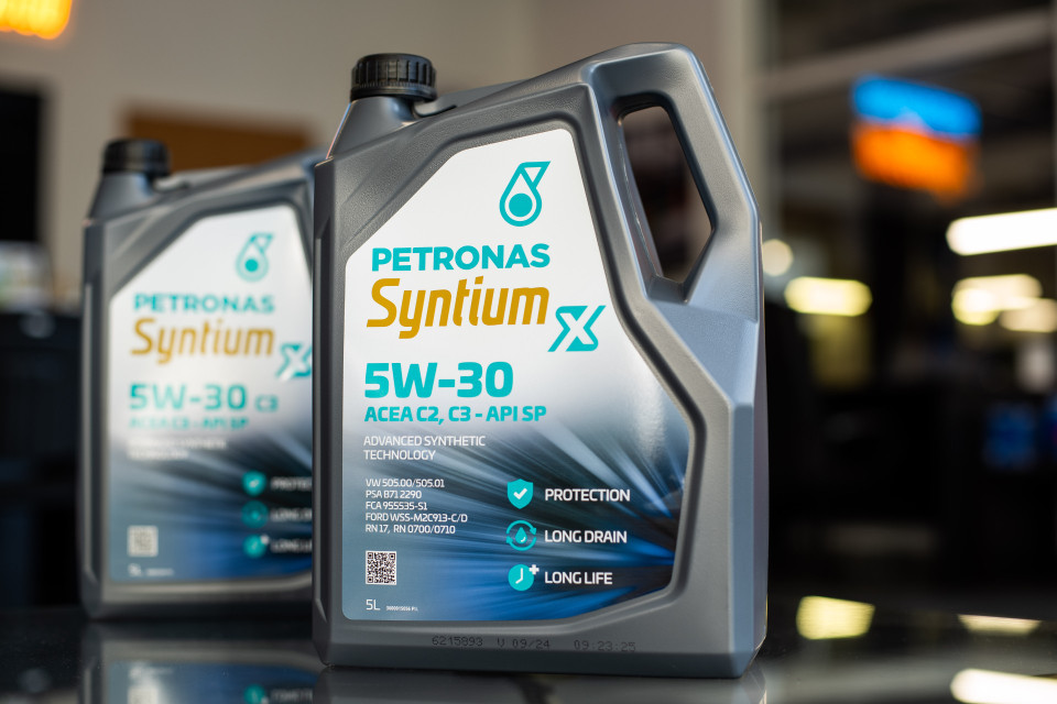 PETRONAS Syntium X – olej idealny do kilkuletniego samochodu.