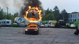 Emocjonujący pokaz kaskaderski - ogień i niebezpieczne triki. Monster Truck Show w Nowej Hucie ZDJĘCIA