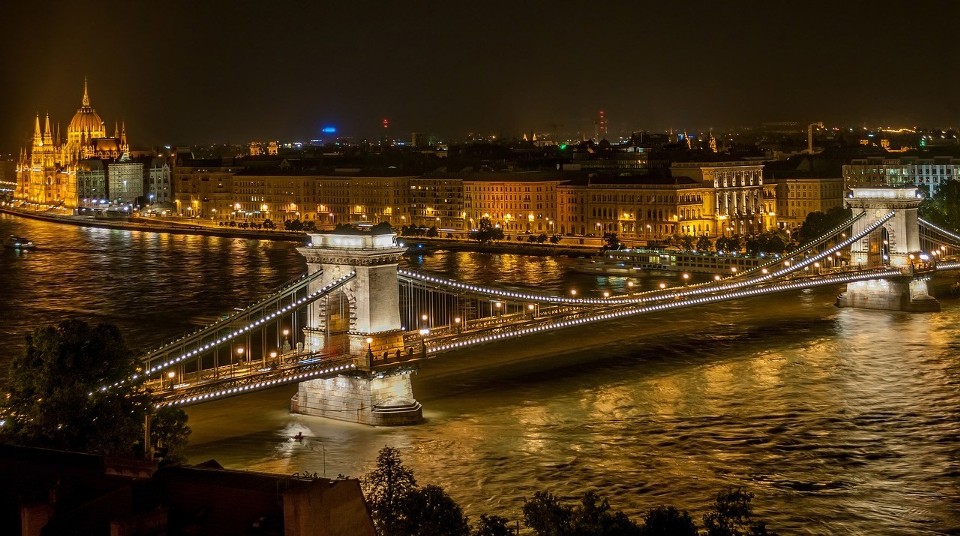 Położony nad Dunajem Budapeszt od lat cieszy się...