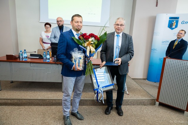 Wręczenie Nagrody Przedsiębiorca Roku 2023 Gminy Sępólno Krajeńskie firmie Eggersmann podczas sesji Rady Miejskiej