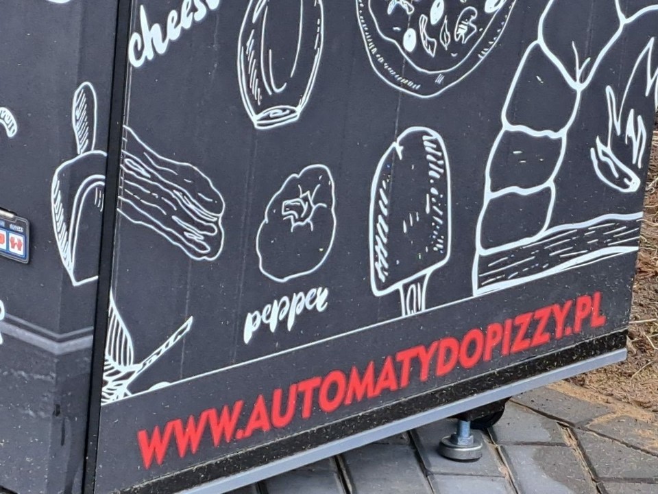Łódź Wprowadza Pierwszy Automat do Pizzy