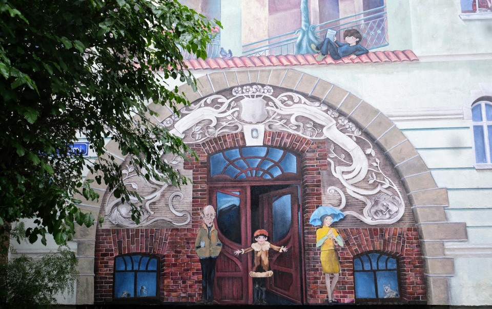 Poznań jest pełen ciekawych murali i street artu,...