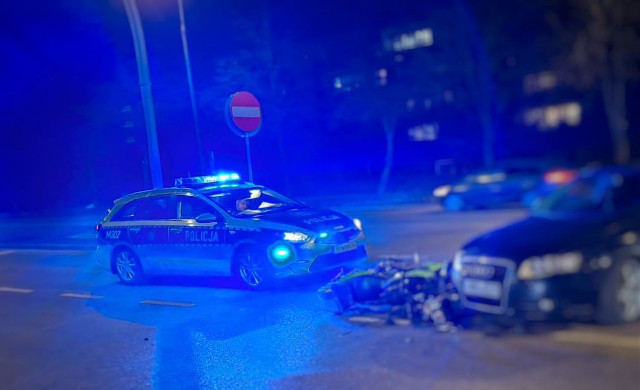 Wypadek motocyklisty na Piłsudskiego. Zabrało go pogotowie
