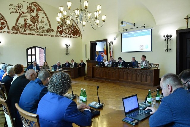III sesja Rady Miejskiej Inowrocławia kadencji 2024-2029 poświęcona była m.in. finansom miasta i gospodarce przestrzennej