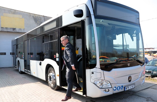 Zaprezentowano autobus miejski Mercedes Benz Citaro Hybrid do testów po Grudziądzu na wszystkich liniach do 3 kwietnia br.