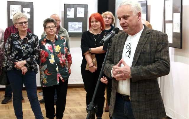 Wernisaż wystawy rysunków Mariusza Żebrowskiego w galerii "Akcent" w Grudziądzu 