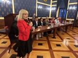 Spotkanie z okazji Dnia Kobiet w głogowskim ratuszu. Grażyna Sroczyńska zaprosiła artystów