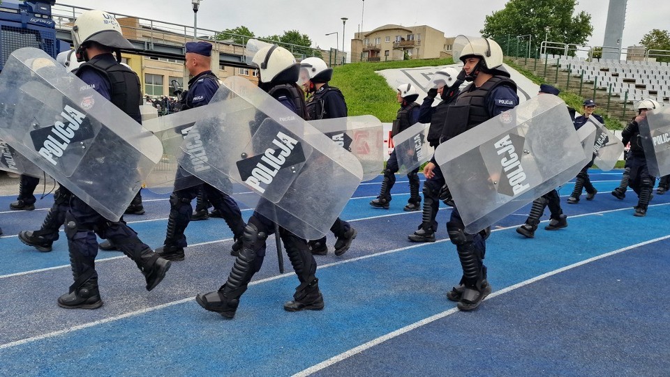 Policjanci ćwiczyli na wypadek zamieszek podczas meczu