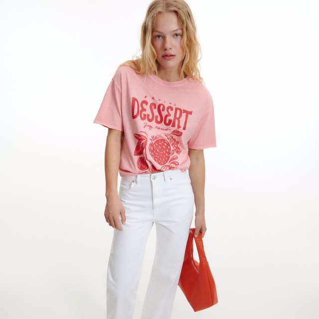 Reserved - T-shirt regular z efektem sprania - Różowy
