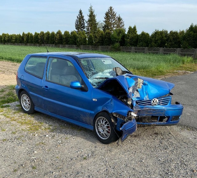 29 kwietnia 2024 roku doszło do groźnego zdarzenia drogowego w Kucharkach. Kobieta jadąca samochodem osobowym uderzyła w drzewo