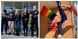Te szkoły w Koninie dbają o komfort młodzieży LGBTQ+. Podstawówka w wprowadziła tęczowe piątki. Liceum znalazło się w ogólnopolskim rankingu