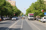 Ulice w Koninie udekorowane na biało-czerwono