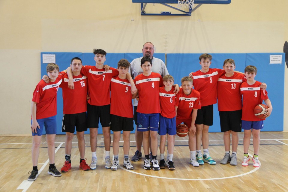 Uczniowie SP2 w Chełmnie wygrali koszykarski ćwierćfinał...