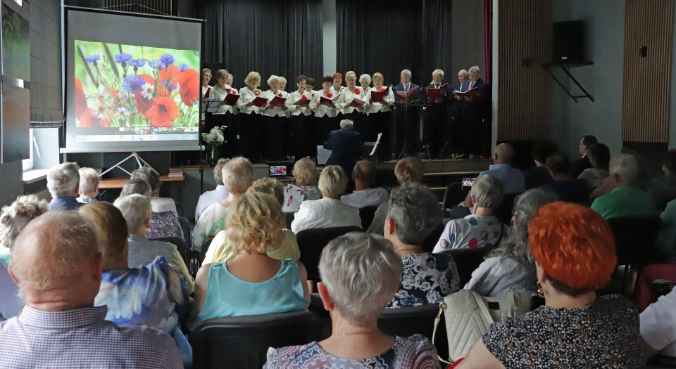 Koncert emerytowanych nauczycieli Kaganek w Grudziądzu w...