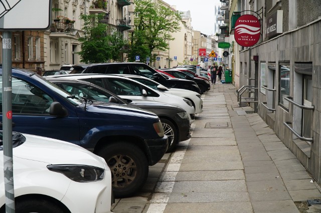 Na ul. Wawrzyniaka na poznańskich Jeżycach uporządkowane zostaną chodniki i parkowanie, pojawi się więcej zieleni