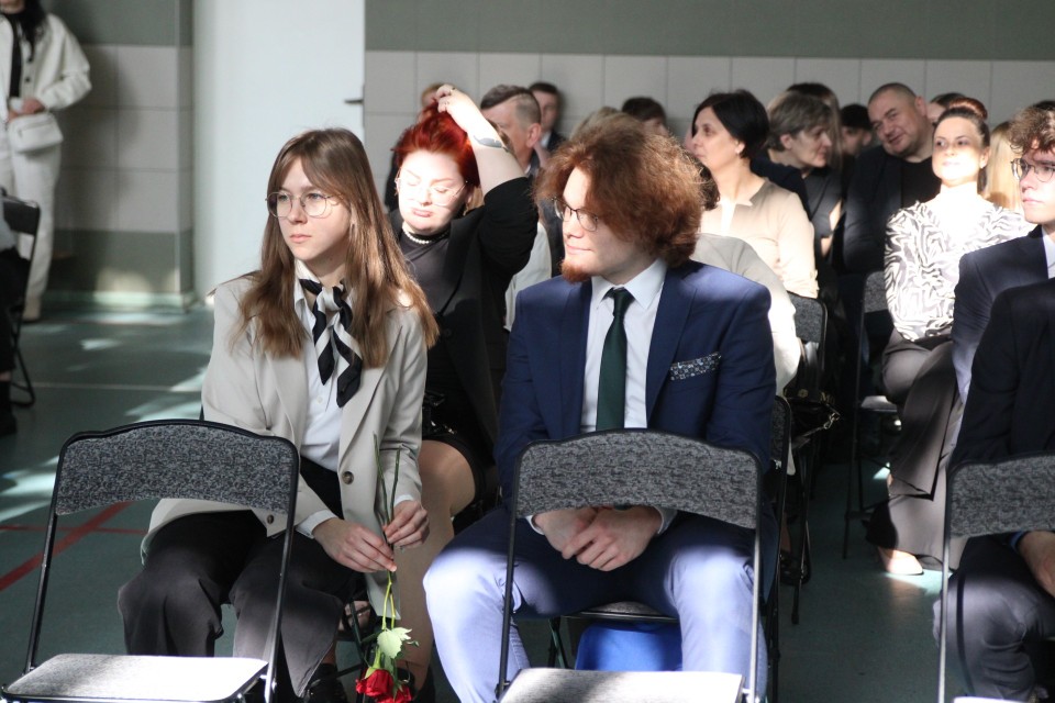 Absolutorium maturzystów ZSGE w Koninie. Ponad 230 uczniów odebrało świadectwa [FOTO]