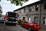 Pożar kamienicy w Gniewkowie. Nie żyje jedna osoba. Zdjęcia