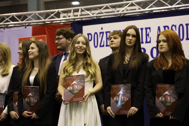 Pożegnanie absolwentów w Liceum Ogólnokształcącym im. Juliusza Słowackiego w Grodzisku Wielkopolskim