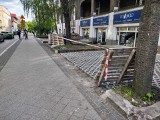 Betonoza w centrum Poznania. Skandal na Kościuszki - wycięli krzewy i trawnik zmienili w parking. Kto na to pozwolił? A może to samowola?