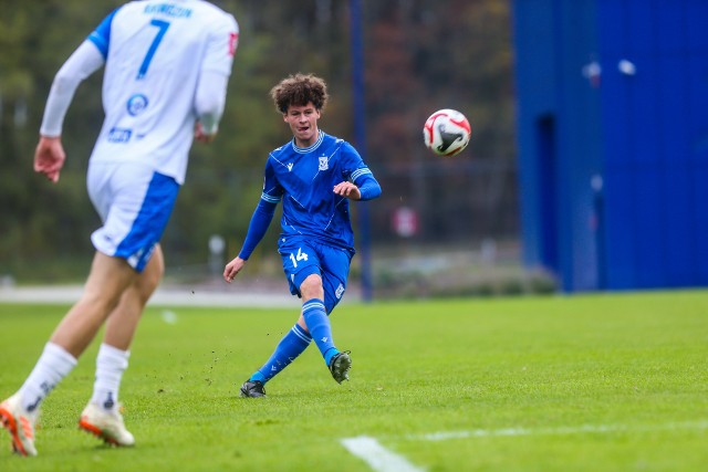 Lech Poznań U-19 wygrał na wyjeździe z Sandecją Nowy Sącz. Jedną z bramek zdobył Patryk Olejnik. 