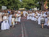 Boże Ciało w Głogowie. Setki wiernych przeszło w procesji ulicami miasta. ZDJĘCIA