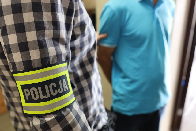 Oszustwo na policjanta. Odbierak zatrzymany po wyłudzeniu 40 tys. zł!