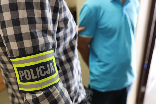 Oszustwo na policjanta. Odbierak zatrzymany po wyłudzeniu 40 tys. zł!