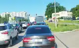 Wypadek z udziałem motocyklisty przy jednostce wojskowej