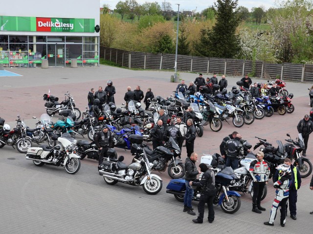 W niedzielę, 21 kwietnia piotrkowscy motocykliści zrzeszeni w klubie motocyklowym Born To Ride MC Poland oddział Piotrków Kujawski zainaugurowali tegoroczny sezon motocyklowy