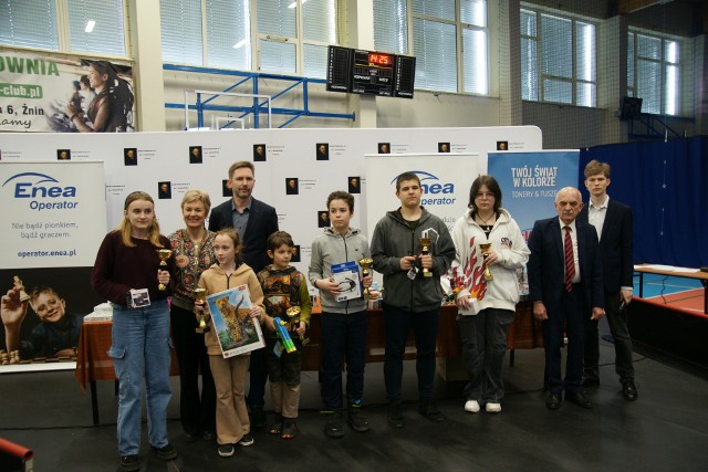 Młodzi ludzie z Kujaw i Pomorza zmierzyli się w kolejnych rozgrywkach turnieju Enea Operator Międzyszkolnej Ligi Szachowej. Wśród uczestników nie brakowało także reprezentantów Żnina.