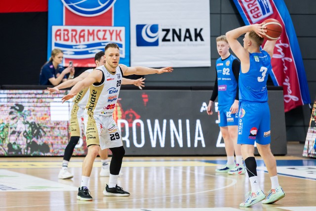 Koszykarze Astorii wygrali jeden mecz w Opolu i na decydujące spotkanie wrócą do Bydgoszczy