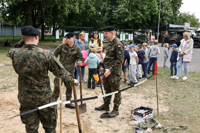 Dzień otwartych koszar w Lesznie 2024 z okazji święta 17 pułku ułanów