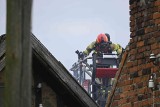 Pożar domu w Gołuszycach. Jedna osoba poparzona