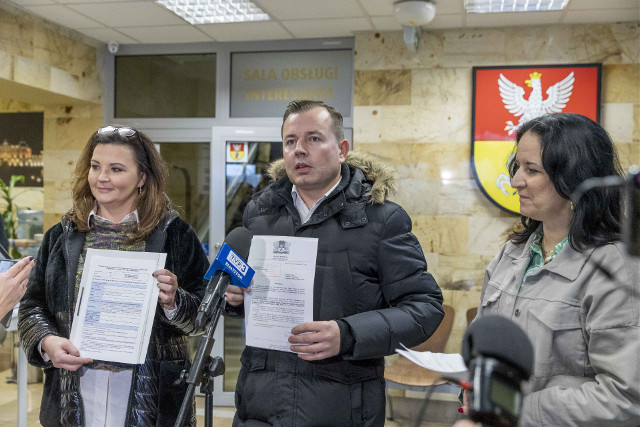 Marszałek województwa chce zwolnić białostockiego radnego PiS. Ten dowiedział się o tym w trakcie sesji