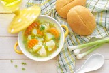 Zupa kalafiorowa jak u babci. Najprostszy przepis na tradycyjną polską zupę. Jest pyszna, aromatyczna i łatwa do zrobienia