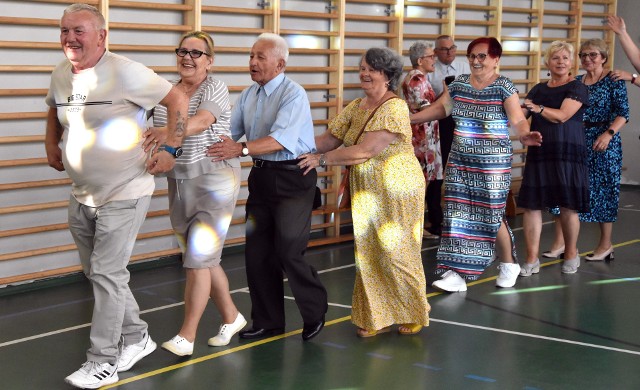 Od roku seniorzy z osiedla Tarpno w Grudziądzu spotykają się regularnie. Tak świętowali pierwsze urodziny. Zobacz zdjęcia>>>> 