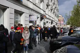 Tłumy w kolejce do Jesusa Imaza. Piłkarz Jagi spotkał się z fanami