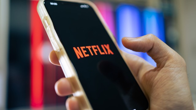 Netflix woli, by użytkownicy oglądali reklamy, zamiast płacić więcej za abonament.