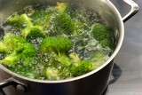 Najlepszy sposób na gotowanie brokułów. Poznaj 3 metody