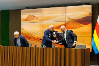Jarosław Kazberuk po Rajdzie Dakar 2026. Gratulacje odebrał m.in. od prezydenta Tadeusza Truskolskiego i marszałka Łukasza Prokoryma