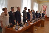 I sesja Rady Powiatu Kaliskiego nowej kadencji. Wybrano przewodniczącego i wiceprzewodniczących. ZDJĘCIA