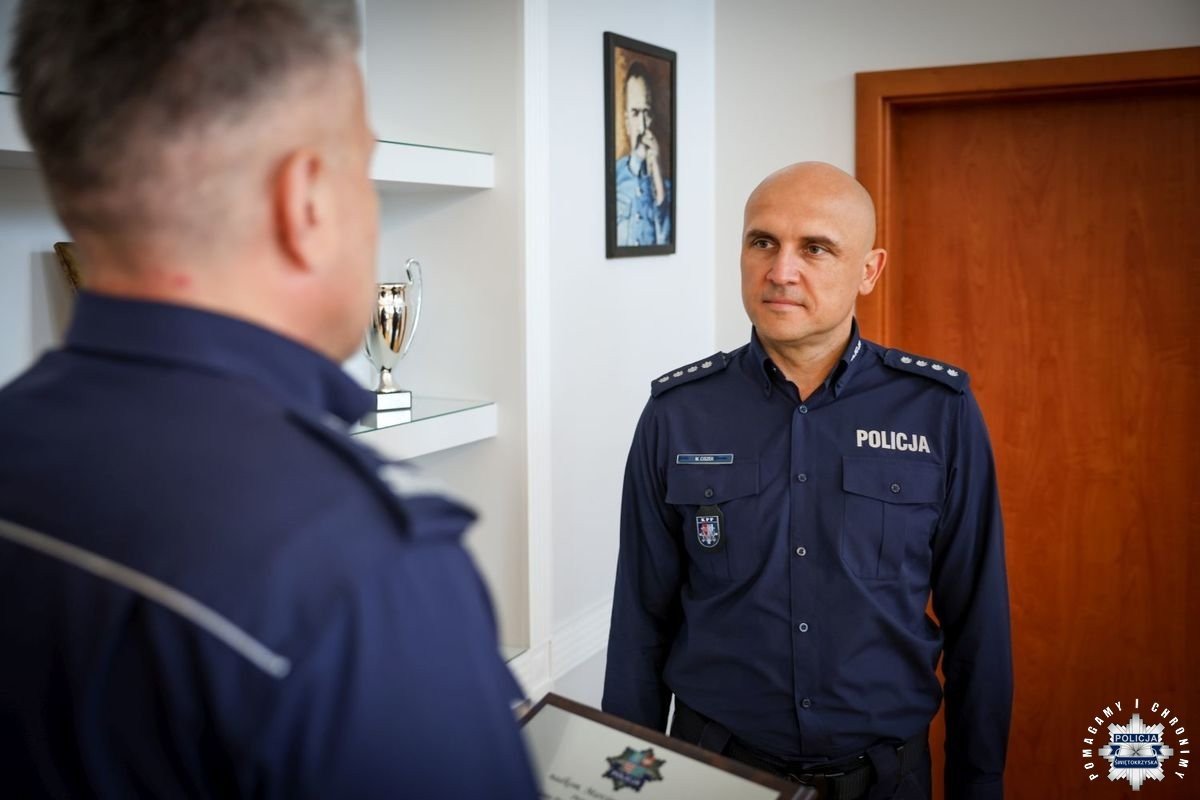 po-akcji-ratunkowej-w-pi-czowie-podzi-kowania-dla-policjanta-bohatera