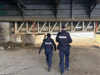 Ciało mężczyzny w opuszczonym budynku. Co było przyczyną śmierci