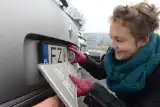 Zmiany w rejestracji pojazdów. Koniec biegania z tablicami