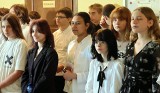 Ruszył egzamin ósmoklasisty. Uczniowie SP 2 w Głogowie przystąpili do testu. ZDJĘCIA