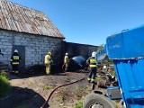 Pożar przy budynku gospodarczym w Komasinie, gmina Wapno. W działaniach uczestniczyło 5 jednostek straży pożarnej